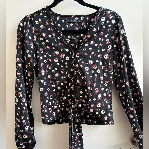 Abercrombie and Fitch Silky Flower Print Tie Front Blouse - Picture 1 of 8